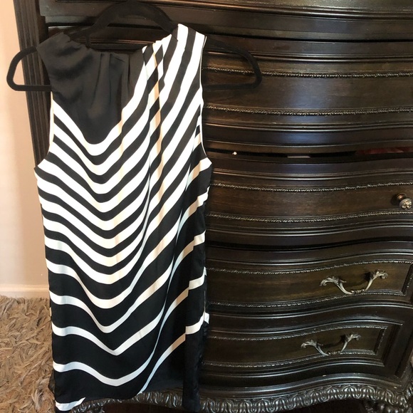 Size Small - Picture 5 of 7